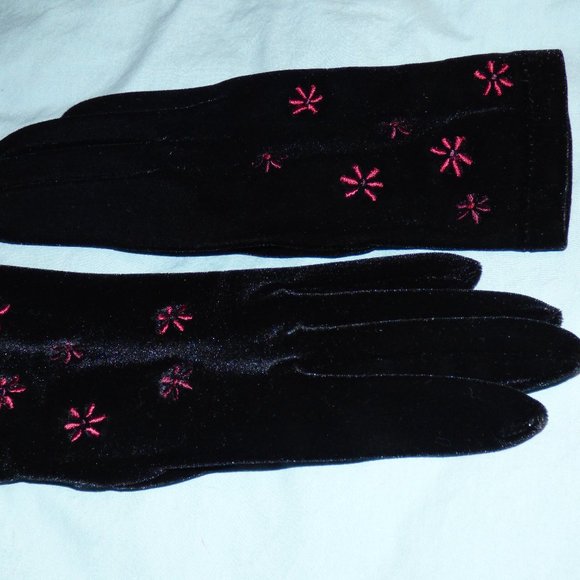 Echo Fall colors scarf & Loft Black velvet gloves - Picture 8 of 11